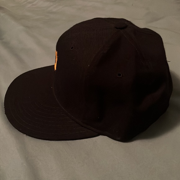 New Era fitted Pittsburgh Pirates hat size 7 1/8 - Picture 2 of 6